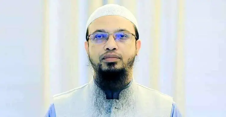 হঠাৎ রাগ নিয়ে ফেসবুকে পোস্ট দিলেন শায়খ আহমাদুল্লাহ